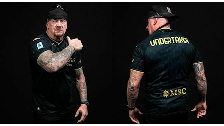 Genoa e The Undertaker, l'incredibile collaborazione del club con il wrestler della WWE per la presentazione della terza maglia