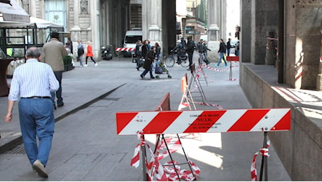 Allerta vento forte a Milano, il Comune: «Non fermatevi sotto alberi e cornicioni». Aperti (per ora) i parchi della città