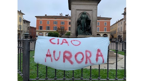 Piacenza si ferma per l’ultimo saluto ad Aurora, funerali alle 15.00 in Duomo