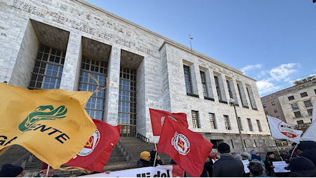 Il flashmob contro il disegno di legge Salva Milano (video)