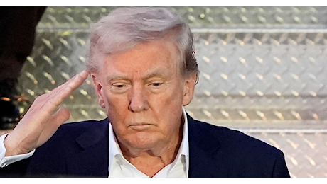 Lo spettro dei dazi: cosa sono e perché fanno tremare il mondo dell'economia e i risparmiatori. La guerra di Trump e i rischi (per tutti)