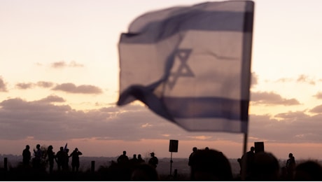 Israele - Hamas, la guerra a Gaza in diretta | Trump: «Il riconoscimento Gb della Palestina? Un premio ad Hamas». Abbas saluta come «storica» decisione Canada sulla Palestina