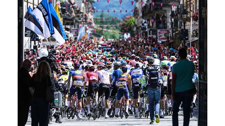 Guida ufficiosa al Giro d'Italia 2025 - Ultimo Uomo Guida ufficiosa al Giro d'Italia 2025 - Ultimo Uomo