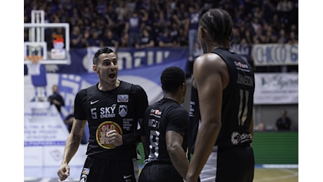 L’Apu Old Wild West Udine superiore a tutto! Vittoria di forza a Cantù 74-83