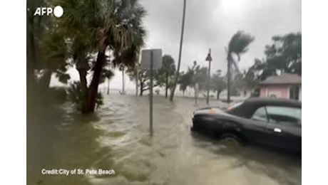 Helene sulla Florida, l'uragano diventa tempesta tropicale