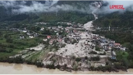 Alluvioni e frane in Bosnia: le immagini dal drone dei danni provocati dalle inondazioni