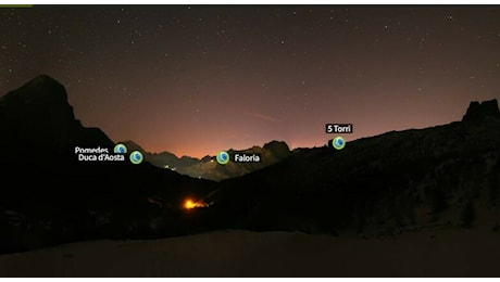 Aurora boreale sulle Dolomiti, il nuovo anno inizia con un cielo tinto ti rosa