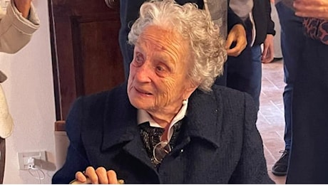 La donna più anziana d’Italia è di Faenza: Claudia Baccarini ha compiuto 114 anni. Il suo segreto? “Cappelletti, tè e cioccolato”