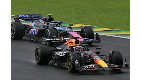 Colpo al Mondiale: Verstappen regna sovrano nel caos di Interlagos e fa lo sgambetto a Norris