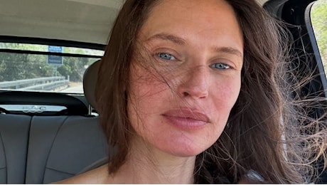 Come Bianca Balti sta condividendo la sua malattia sui social è d'esempio e d'aiuto a tutti