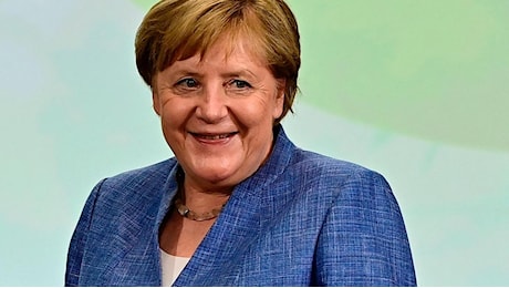Merkel, la figlia del pastore entrata tra i grandi della Terra compie 70 anni