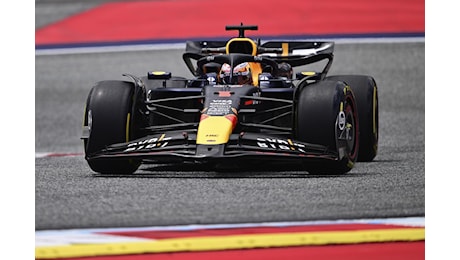 F1, Gp Austria: Verstappen vince sprint davanti alle McLaren, quinto Sainz