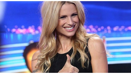 Michelle Hunziker pronta per l'Eurovision: «Faccio il tifo per Lucio Corsi. Il mio fisico? Mia madre mi dice che con questi muscoli sembro un uomo»