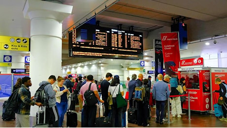 Treni, la giornata nera. Maxi guasto a Roma. E la stazione va in tilt. Ritardi fino a quattro ore