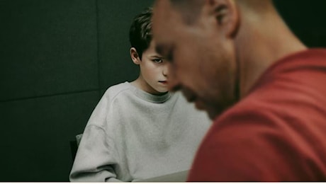 Perché la serie Adolescence ci riguarda. Fa entrare nel mondo (sconosciuto) dei ragazzi di oggi