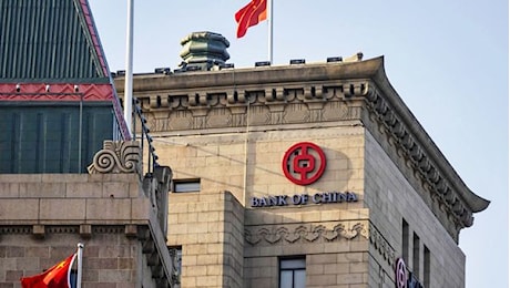 Cina, banca centrale lancia swap da 500 miliardi di yuan per aiutare i mercati