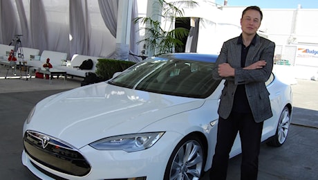 Tesla declassata da Ubs. Ecco perché l’azione della società di Elon Musk è da vendere