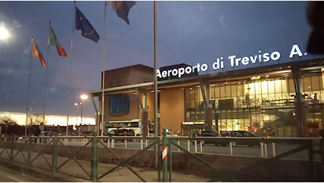 Aeroporto di Treviso chiuso per incidente: ultraleggero esce di pista durante l’atterraggio