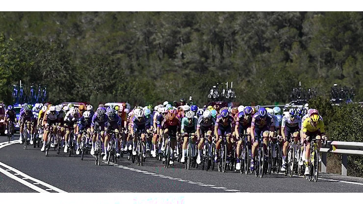 Giro d'Italia 2025 - 1a tappa: Durazzo - Tirana (fasi finali) - Video - RaiPlay Giro d'Italia 2025 - 1a tappa: Durazzo - Tirana (fasi finali) - Video - RaiPlay