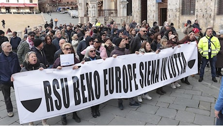 Mobilitazione continua. Lunedì nuovo corteo dei lavoratori e tavolo in Provincia