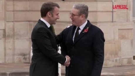 Francia, Giornata dell'armistizio: Macron riceve Starmer all'Eliseo