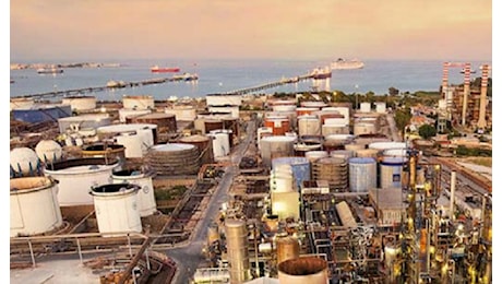 Incendio alla Sonatrach: 2 operai ustionati trasportati al Cannizzaro