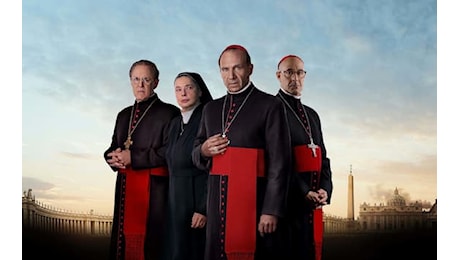 Conclave, il cast del film con Ralph Fiennes, Sergio Castellitto e Isabella Rossellini. FOTO