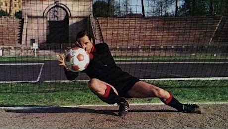 È morto Fabio Cudicini, il “Ragno Nero” del Milan: il portiere imbattibile di San Siro aveva 89 anni