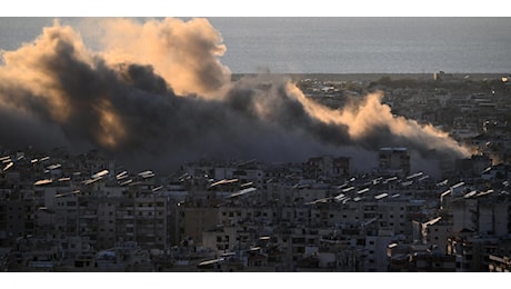 Fonte Libano, raid israeliani vicino all'aeroporto Beirut