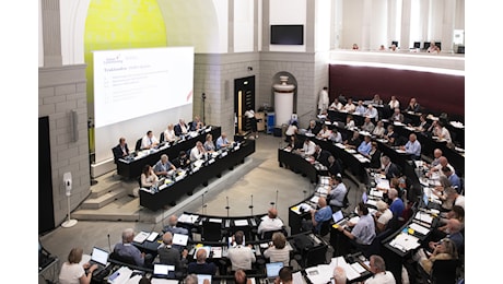 Il Consiglio degli svizzeri all'estero dice sì ad elezioni democratiche