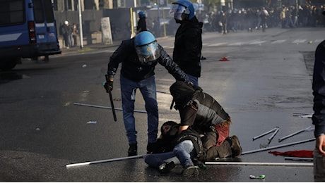 Scontri alla manifestazione pro-Palestina Roma, caccia ai violenti con i filmati. Massima allerta intorno al Ghetto