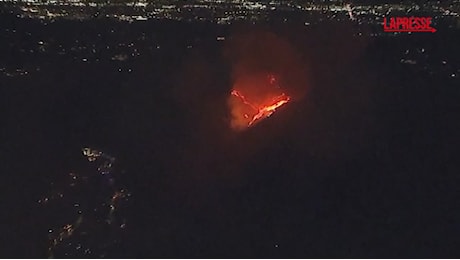 VIDEO Incendi a Los Angeles, ordinata evacuazione a Hollywood