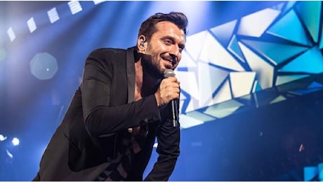 Cesare Cremonini annuncia il suo ritorno live negli stadi. Sarà il tour più grande della sua carriera