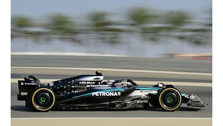 F1, Gp di Bahrain: pole a Piastri. Mercedes penalizzate, Leclerc in prima fila