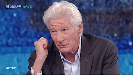 Richard Gere, l’incontro con Julia Roberts e il post-it che gli fece dire sì a “Pretty Woman”