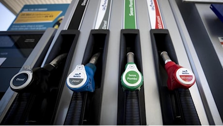 Prezzi carburanti in aumento: benzina a 1,8 euro al litro, impatto dei biocarburanti