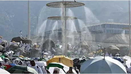 Strage di pellegrini per il caldo alla Mecca, 900 le vittime