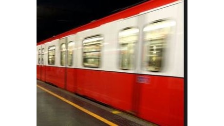 Linea rossa della metropolitana chiusa tra Palestro e Pasteur