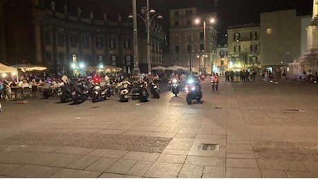 Napoli, blitz a piazza Dante, 22 scooter sequestrati