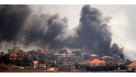 Lanciati su Israele 135 missili dal sud del Libano: obiettivi Acri, Haifa e la Galilea