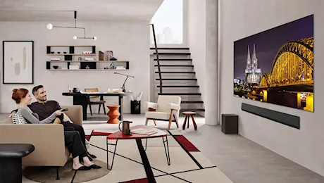 LG ci mostra le gamme TV 2025 al CES di Las Vegas...