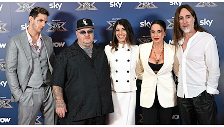 X Factor 2024, stasera (giovedì 14 novembre) il quarto Live: la doppia eliminazione, i brani assegnati e gli ospiti