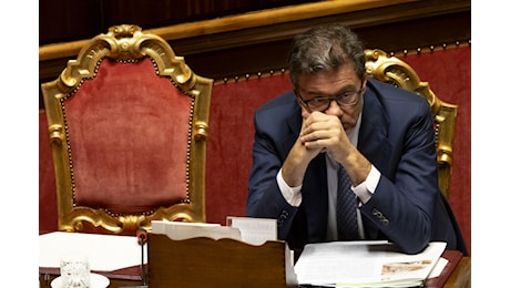 Manovra, leghisti e forzisti a braccetto contro Giorgetti