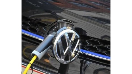 Mobilità: le auto elettriche a settembre crescono rispetto al 2023