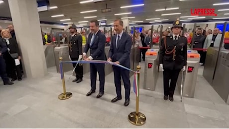 Milano, il taglio del nastro di Salvini e Sala all'inaugurazione delle nuove 13 fermate della M4