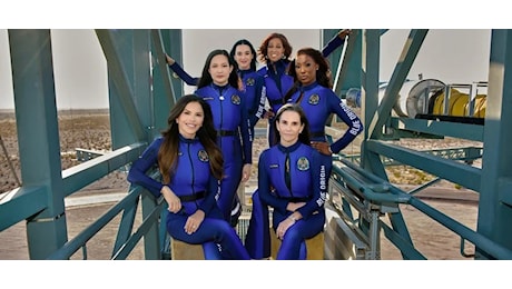 Katy Perry: tute firmate Monse per il lancio di oggi con Blue Origin | Tutti i dettagli
