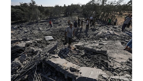 «Almeno 87 morti in un attacco aereo israeliano sulla Striscia di Gaza»