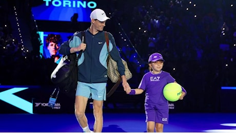 I pazienti Ugi del Regina Margherita accompagnano in campo i campioni del tennis alle Atp Finals