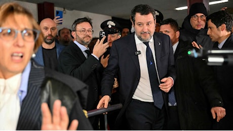 Salvini insiste sul ritorno al Viminale: “Ne parlerò con Meloni”. Fazzolari: “Il rimpasto non è all’ordine del giorno”