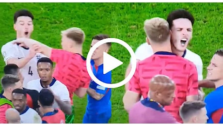 Declan Rice contro Calzona, scintille in campo: Pelato di m****! | VIDEO